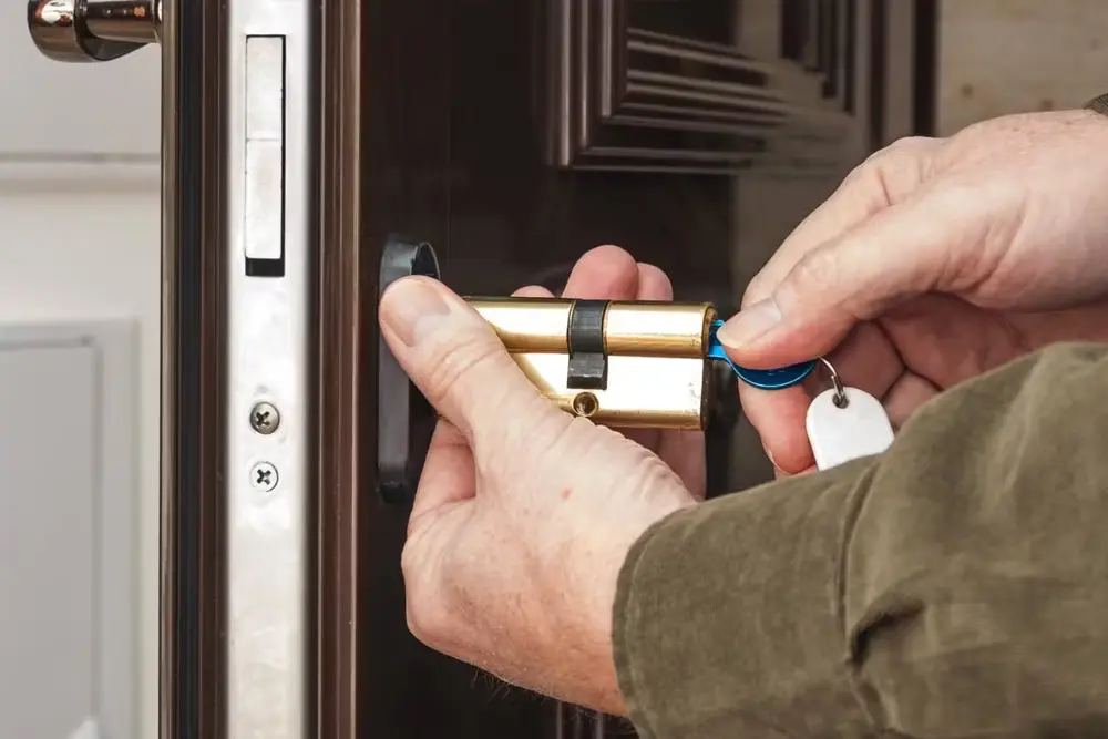 Cambio de Bombines de Seguridad en la Nucia